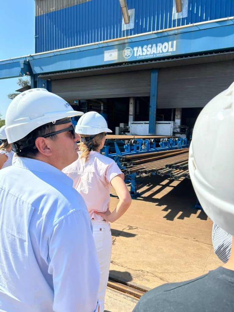 El presidente Fabián Solís en Tassaroli S.A.